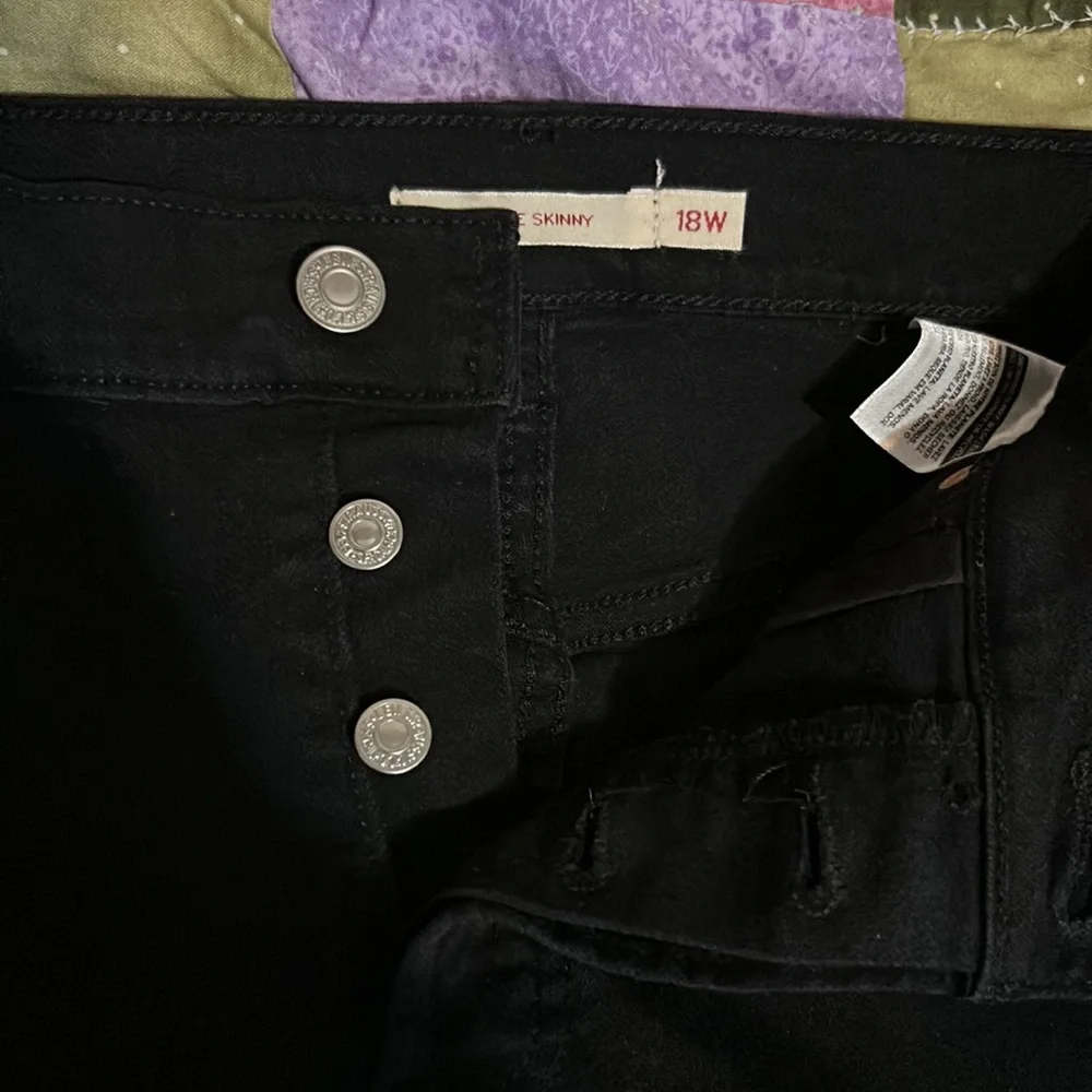Levi’s black Wedgie distressed skinny jeans Size‎ 18W